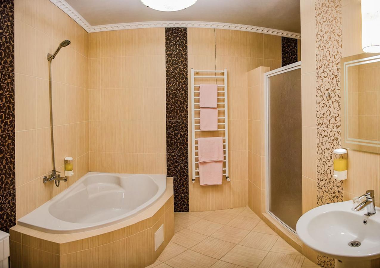 Golden Palace Dubove Luaran gambar